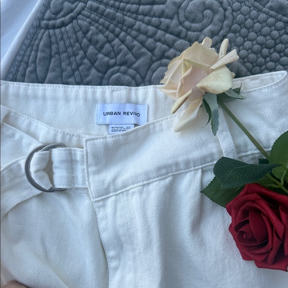 Urban Revivo Belted White Wide Leg Pants - Picture 2 of 4